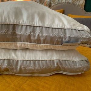 bed bath beyond indulgence pillow
